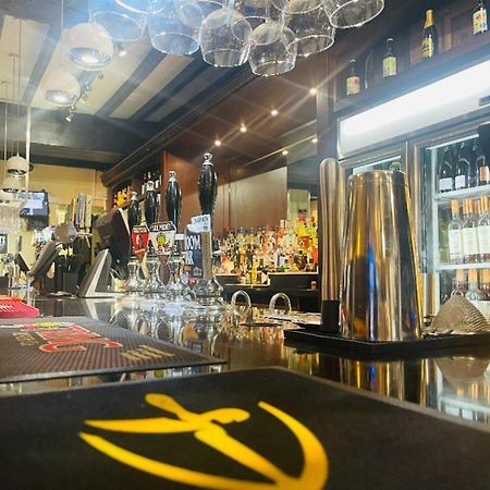 The Bell Hotel Aylesbury 에일즈베리 외부 사진